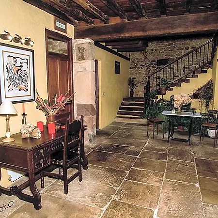 Corral Mayor Hostal *